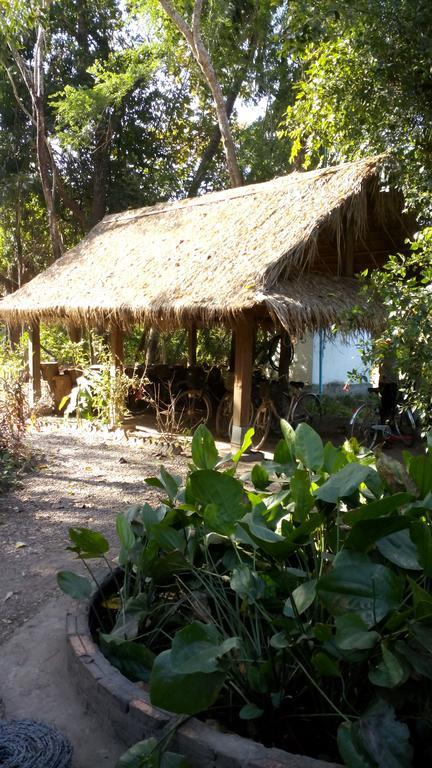 Arun Mekong Guesthouse Kratié Esterno foto